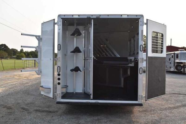 2021 Lakota BIGHORN 8316SRGLQ 3 Horse Trailer with 16′ Short Wall