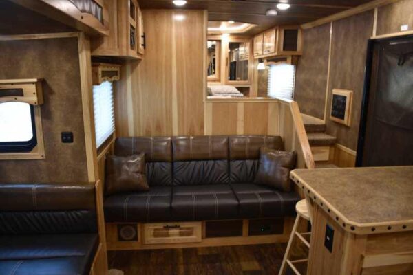 2021 Lakota BIGHORN 8316SRGLQ 3 Horse Trailer with 16′ Short Wall