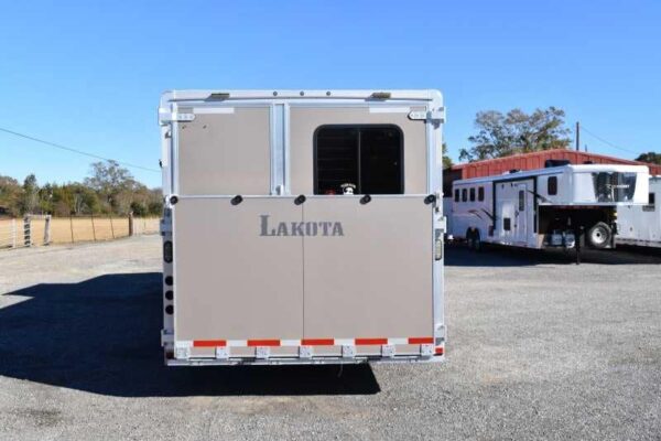 2015 Lakota 8411GLQ 4 Horse Trailer with 11′ Short Wall