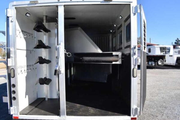 2015 Lakota 8411GLQ 4 Horse Trailer with 11′ Short Wall