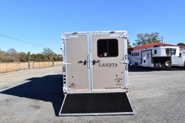 2015 Lakota 8411GLQ 4 Horse Trailer with 11′ Short Wall