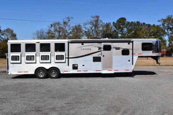 2015 Lakota 8411GLQ 4 Horse Trailer with 11′ Short Wall