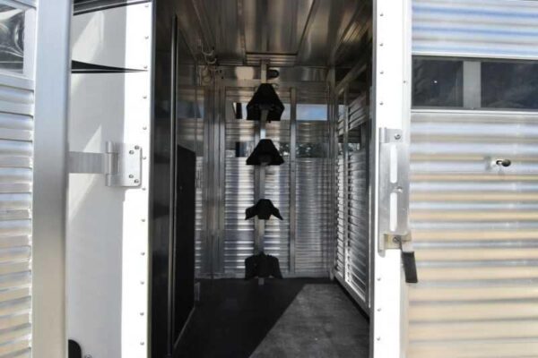 2018 Lakota Charger LQ Stock Trailer with 9′ Short Wall