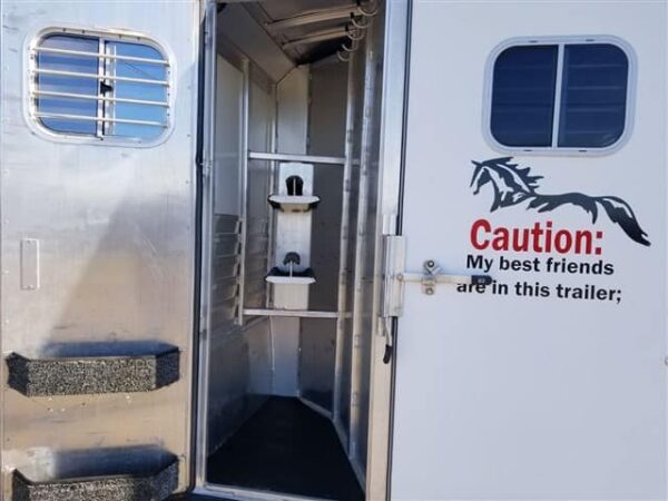 2001 4 Star 2 Horse Bumper Pull Slant Load