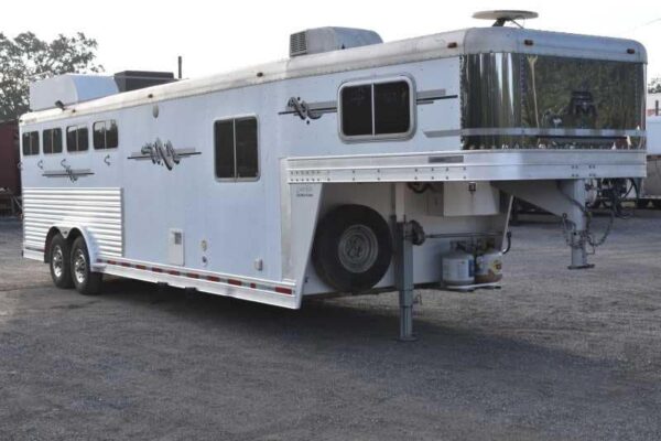 2006 Platinum 8410LQ 4 Horse Trailer with 9′ Short Wall