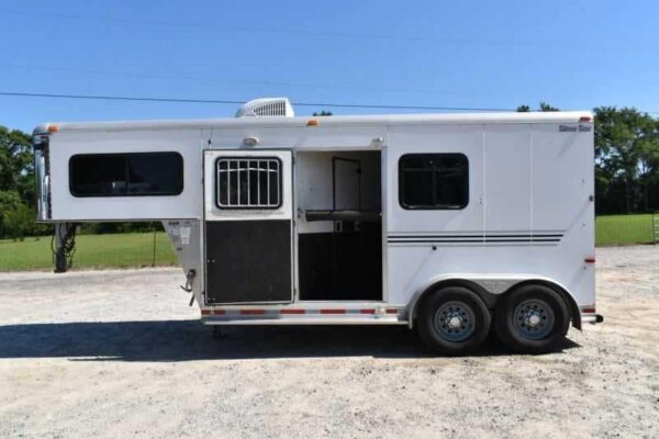 Used 2005 Silver Star 2HGNLQ 2 Horse Trailer with 4′ Short Wall