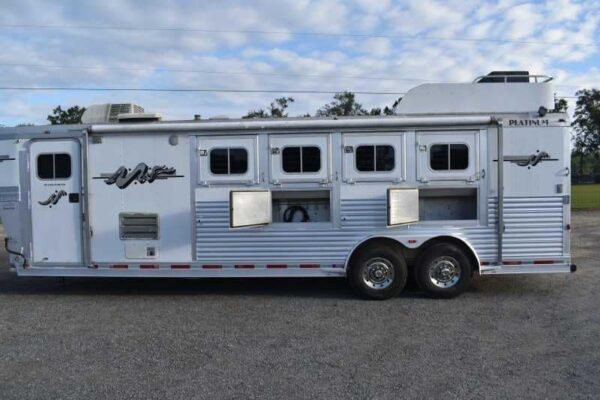 2006 Platinum 8410LQ 4 Horse Trailer with 9′ Short Wall