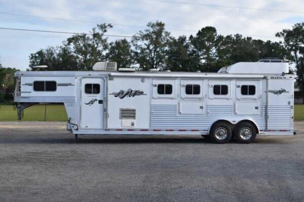 2006 Platinum 8410LQ 4 Horse Trailer with 9′ Short Wall