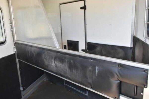 Used 2005 Silver Star 2HGNLQ 2 Horse Trailer with 4′ Short Wall