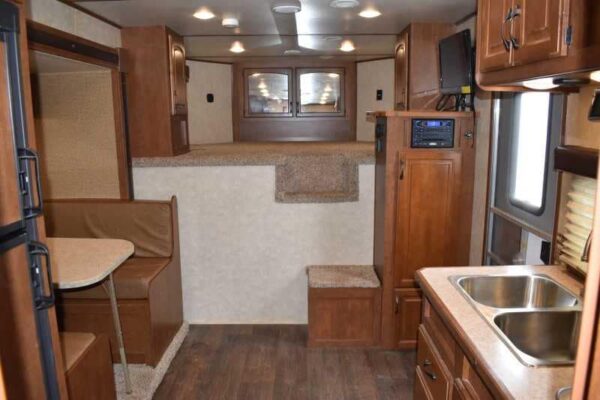 2015 Bison Ranger 3LQ Horse Trailer with 10′ Short Wall