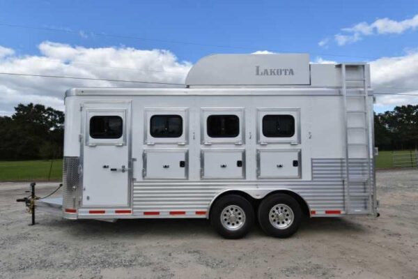 2018 Lakota 84HBPSL 4 Horse Trailer with 2′ Short Wall