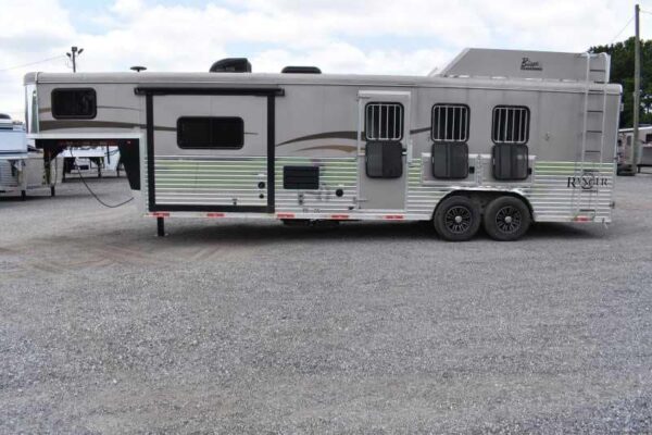 2015 Bison Ranger 3LQ Horse Trailer with 10′ Short Wall