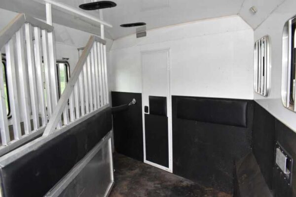 2015 Bison Ranger 3LQ Horse Trailer with 10′ Short Wall