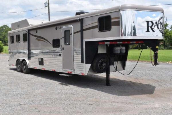 2015 Bison Ranger 3LQ Horse Trailer with 10′ Short Wall