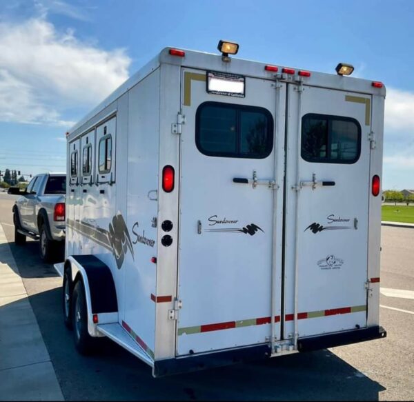 1999 Sundowner  3 Horse Trailer