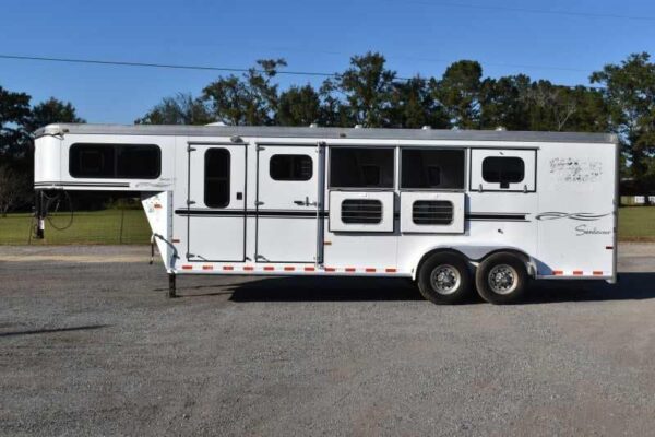 Used 2005 Sundowner 4HGN 4 Horse Trailer