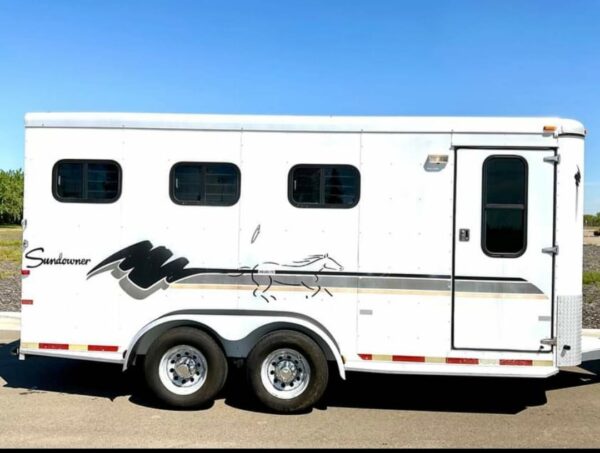 1999 Sundowner  3 Horse Trailer