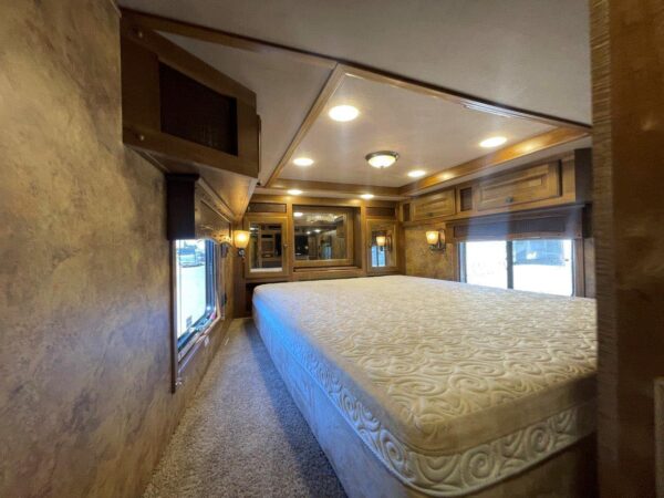 2015 Lakota Bighorn Edition 8414 4 Horse Trailer With Living Quarters “1 Slide”