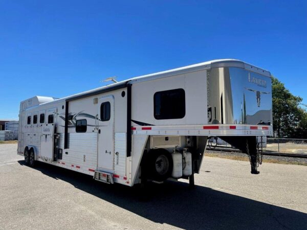 2015 Lakota Bighorn Edition 8414 4 Horse Trailer With Living Quarters “1 Slide”