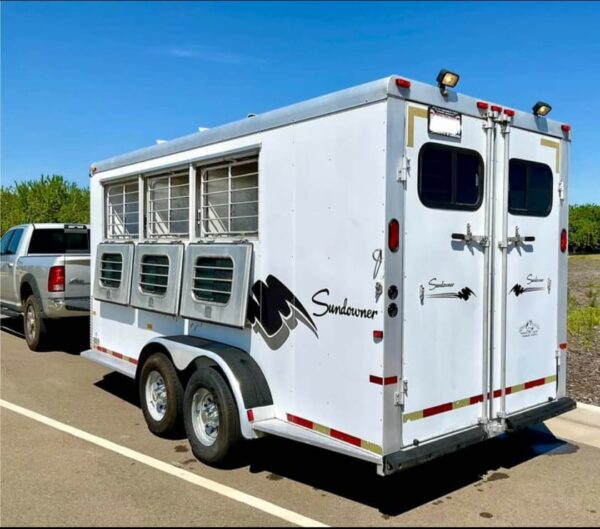 1999 Sundowner  3 Horse Trailer