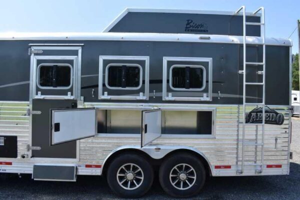 2020 Bison Laredo 3 Horse Trailer with 11′ Short Wall