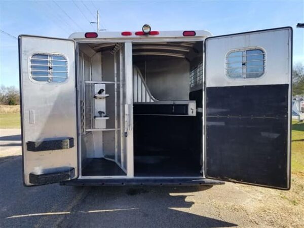 2001 4 Star 2 Horse Bumper Pull Slant Load