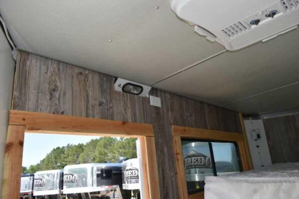 Used 2005 Silver Star 2HGNLQ 2 Horse Trailer with 4′ Short Wall