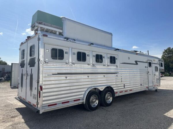 2007 4 Star 4 Horse 14′ Outlaw LQ Slide Out