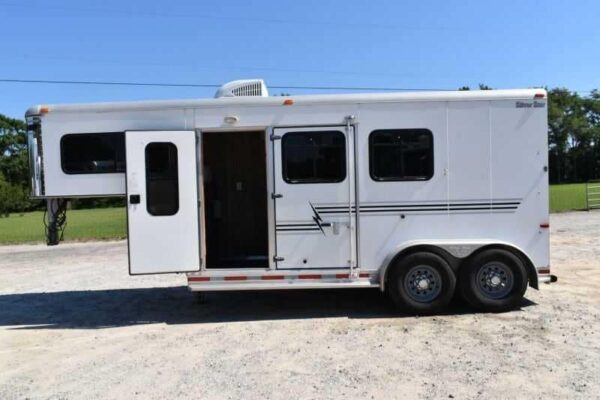 Used 2005 Silver Star 2HGNLQ 2 Horse Trailer with 4′ Short Wall