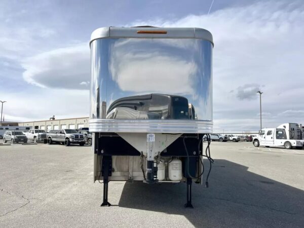 Used 2013 Bloomer 4 Horse 16′ LQ, 7’Slide, Air Ride, Pod, Mister/Water Sys  Air ride, HWH Slide, Integrated Pod