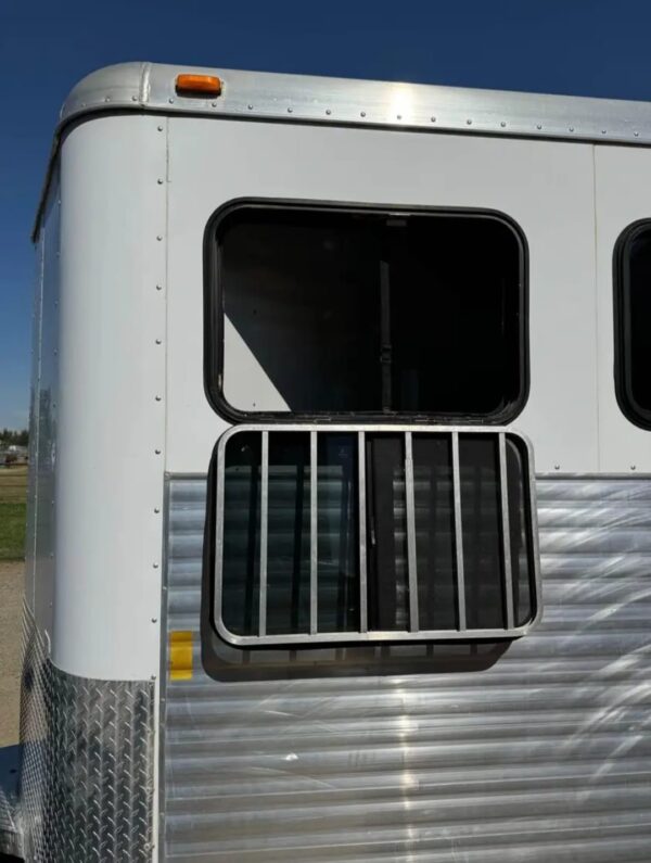 2008 Exiss Sport ES 30B 3 horse slant horse trailer