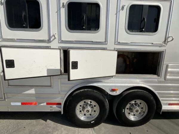 2008 4-Star Trailer 4 horse 12ft Outlaw LQ