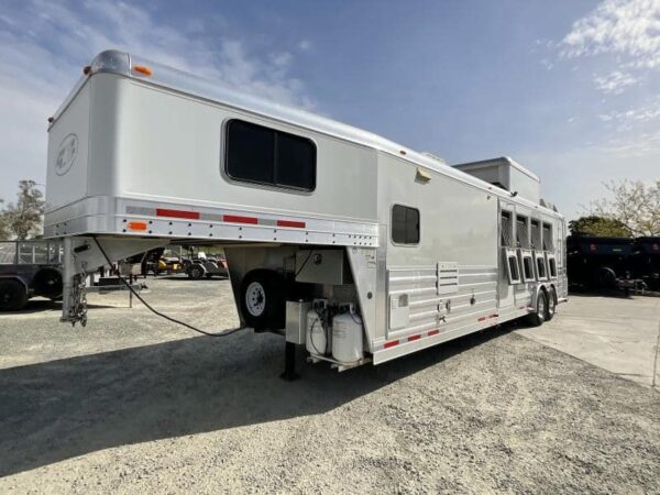 2008 4-Star Trailer 4 horse 12ft Outlaw LQ