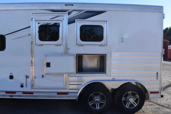 2022 Lakota Charger LQ 2 Horse Trailer with 9′ Short Wall