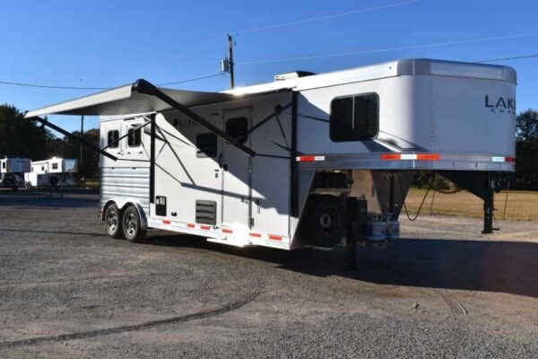 2022 Lakota Charger LQ 2 Horse Trailer with 9′ Short Wall