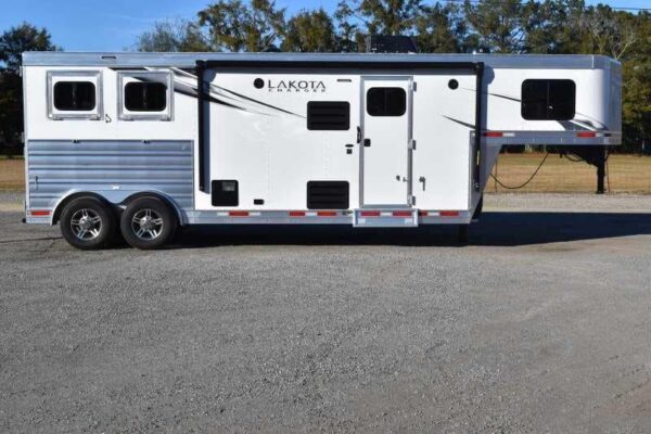 2022 Lakota Charger LQ 2 Horse Trailer with 9′ Short Wall