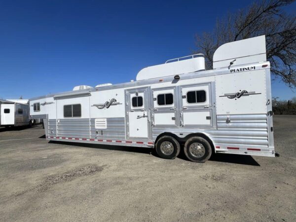 2009 Platinum Coach 3 H 16′ SW w/Outlaw Conversion