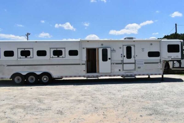 2005 Sundowner Sunlite  6LQ Horse Trailer with 11′ Short Wall 725 Grand Sierra 8612GLQ MidTack