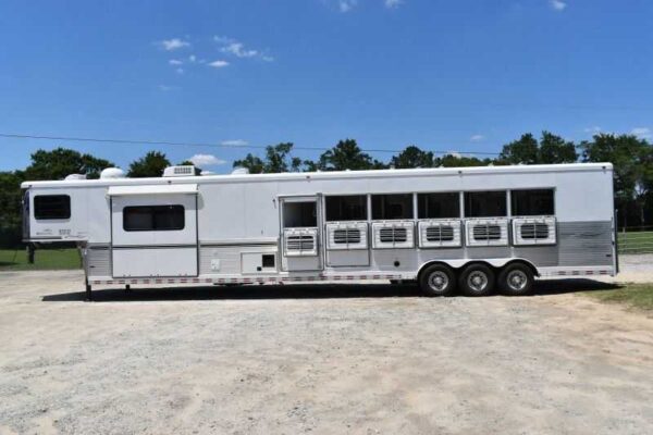 2005 Sundowner Sunlite  6LQ Horse Trailer with 11′ Short Wall 725 Grand Sierra 8612GLQ MidTack