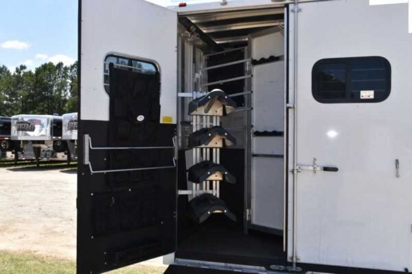 2005 Sundowner Sunlite  6LQ Horse Trailer with 11′ Short Wall 725 Grand Sierra 8612GLQ MidTack