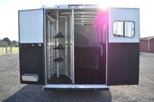 2015 Exiss 7308LQ 3 Horse Trailer with 8′ Short Wall