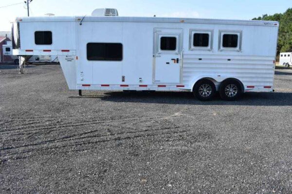 2015 Exiss 7308LQ 3 Horse Trailer with 8′ Short Wall