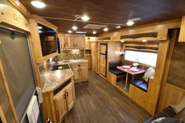 2018 Lakota Bighorn 3 Horse Living Quarters