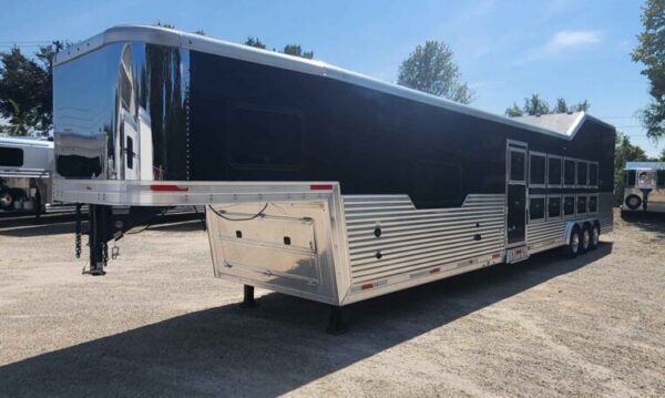 2019 Lakota Bighorn 6 Horse Side Load Trailer