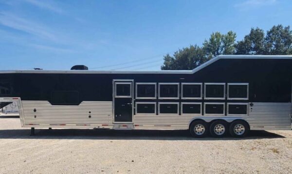 2019 Lakota Bighorn 6 Horse Side Load Trailer