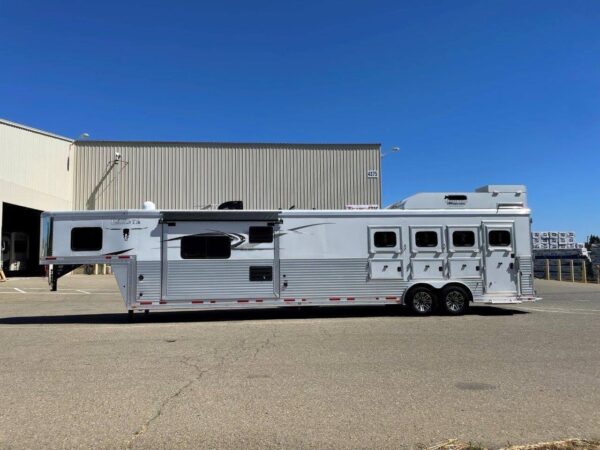 2015 Lakota Bighorn Edition 8414 4 Horse Trailer With Living Quarters “1 Slide”